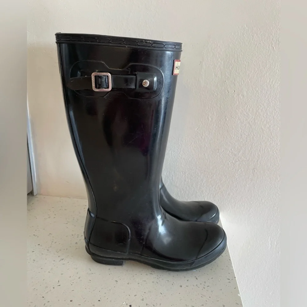 Hunter girls black high rain boots size 5